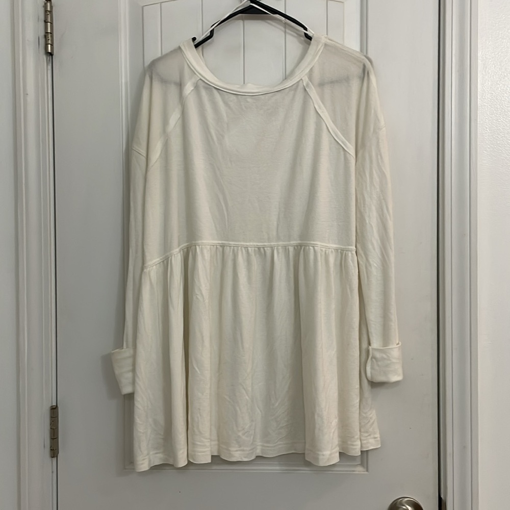 Free People Elegant winter White Women's oversized Top size medium tunic style - Picture 5 of 6